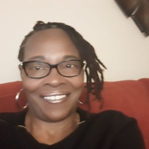 Meet your Posher, Lorraine